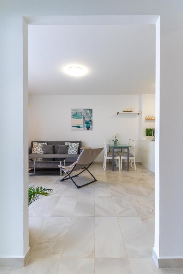 Modern 2-Bedroom Apartment With Stunning View Costa Adeje Dış mekan fotoğraf