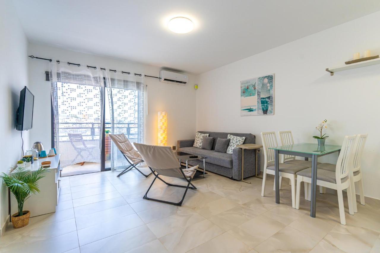 Modern 2-Bedroom Apartment With Stunning View Costa Adeje Dış mekan fotoğraf